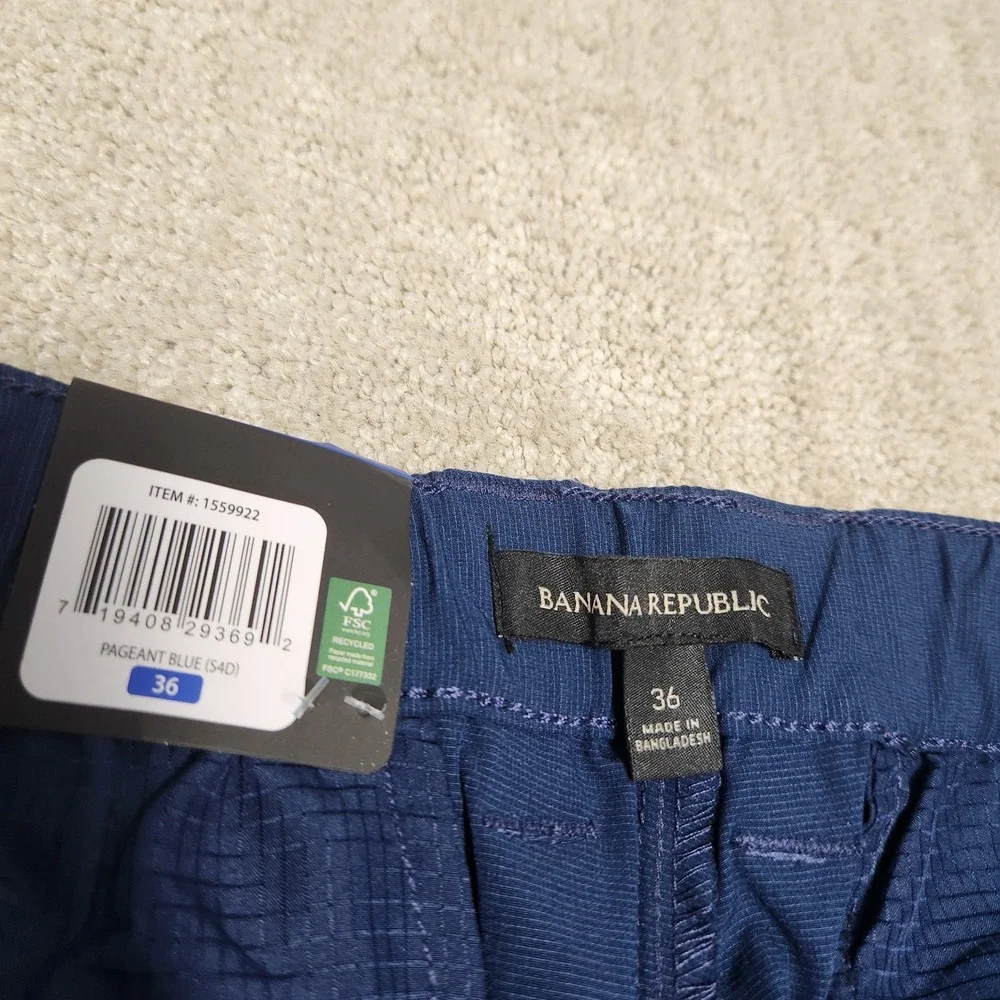 Banana Republic Shorts Mens 36 Comfort Flat‎ Front Chino Elastic Waist Golf NEW